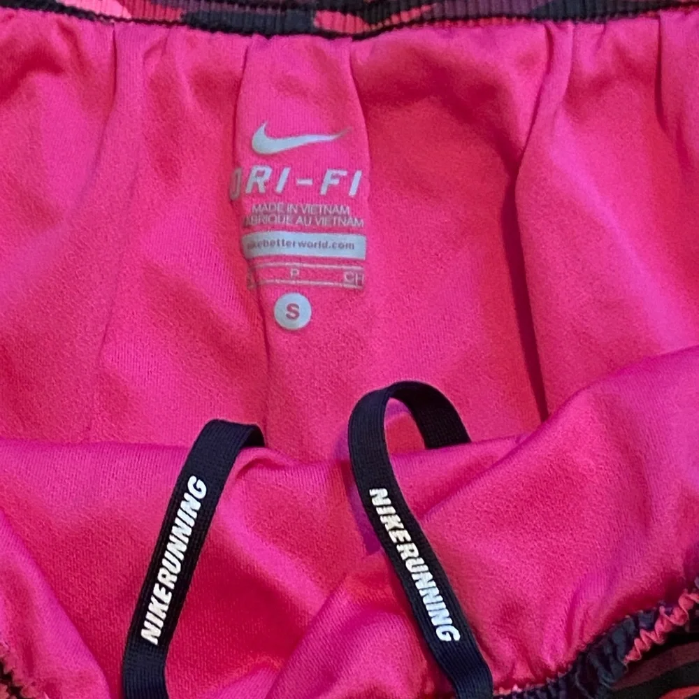 Nike Dri-Fit Pink Black Camo Running Shorts Women’s Small - Picture 6 of 7